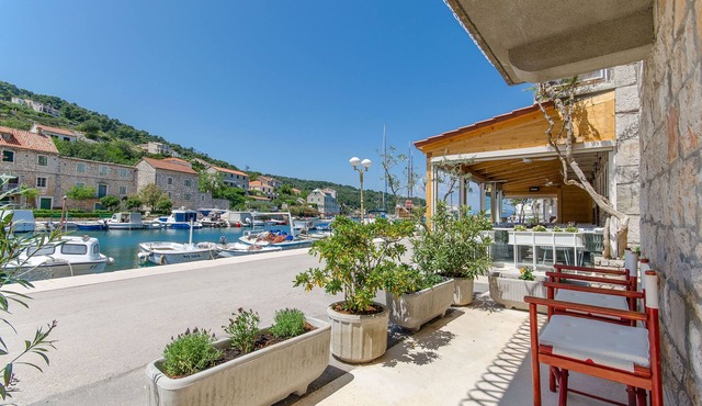 Apartment Pavlimir (87271-A1) - Stomorska - island Solta