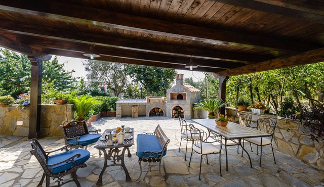 Apartment 100 Sqm with lovely outdoor patio in Sorrento Coast