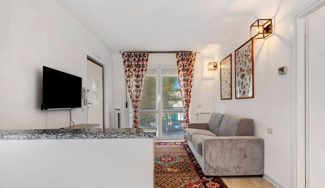 Apartment '9' with Shared Garden, Balcony and Wi-Fi