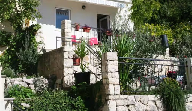 Apartment Almira - One bedroom apartment with sea view