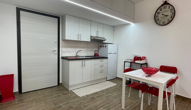APARTMENT AND PARKING SPACE IN THE CENTER OF PALERMO
