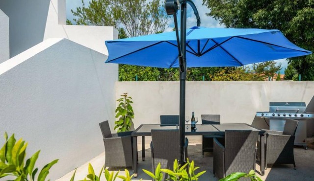 Apartment Bura by Interhome