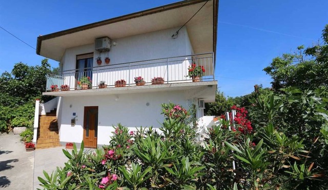 Apartment Car Marica