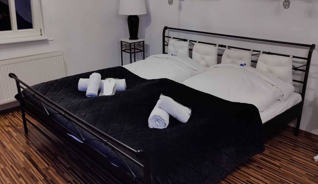 Apartment 'Doppelzimmer' with Shared Terrace and Wi-Fi