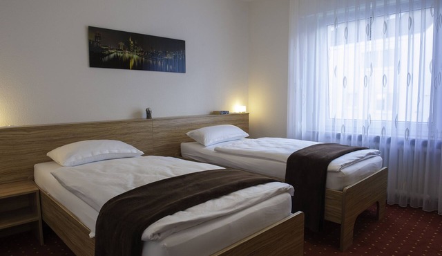 Apartment for 4 pers. with 2 bedrooms and 2 bathrooms, kitchen and balcony in Eschborn