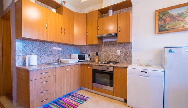 Apartment Hajdi with Garden and Grill