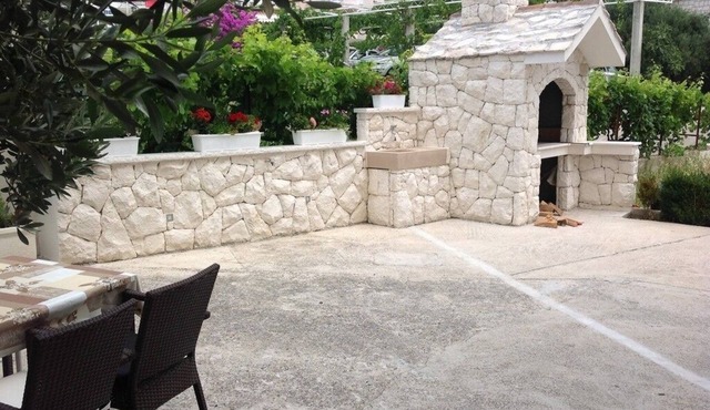 Apartment in Omiš with Seaview, Terrace, Air condition, WIFI (3422-7)