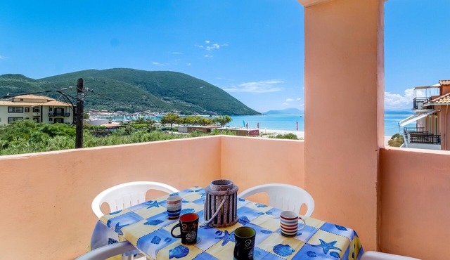 Apartment 'Iole' with Sea View, Wi-Fi and Air Conditioning