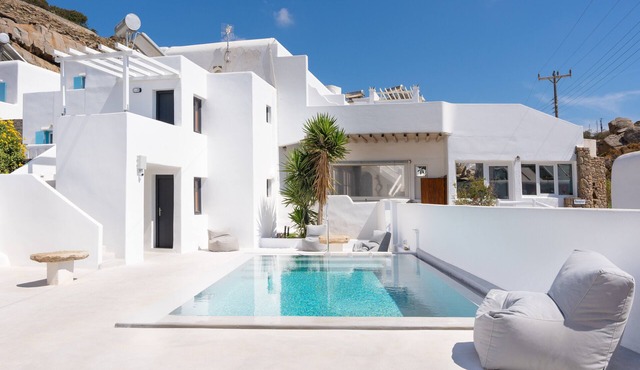 Apartment 'Irene's Studio' with Shared Pool, Wi-Fi and Air Conditioning