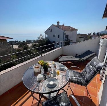 Apartment Lady Daniela mit Meerblick in Lovran