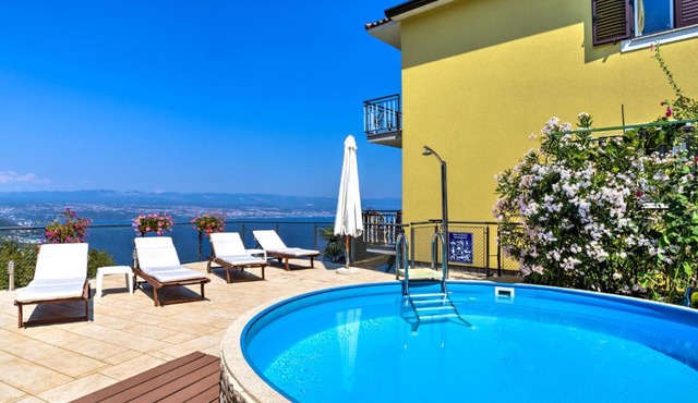 Apartment Laurus-1 by Interhome