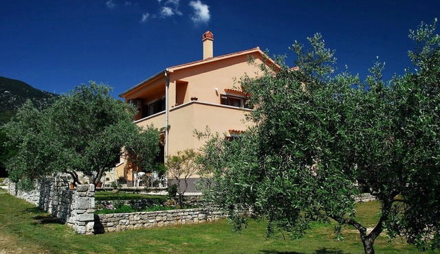 Apartment LEA with 2 bedrooms and 2 bathrooms, 300m from the beach