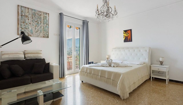 Apartment 'Merlino' with Balcony, Wi-Fi and Air Conditioning