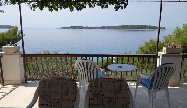Apartment Nev - 20m from the sea A1 Veliki(4+2) - Blato, Island Korcula, Croatia