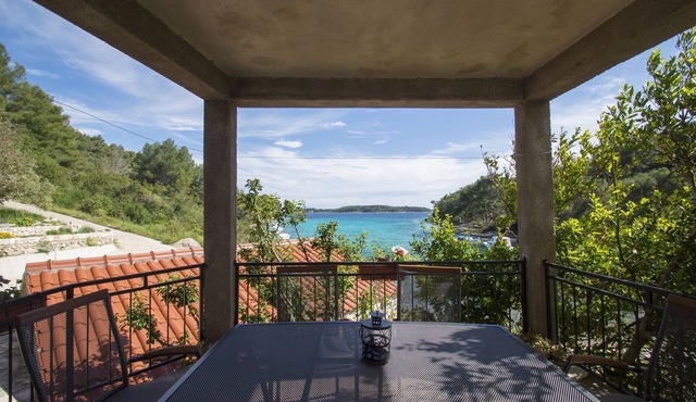 Apartment Slatina-Two Bedroom Apartment with Terrace and Sea View