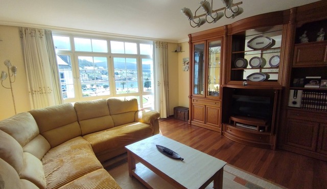 Apartment 'Son' with Sea View, Balcony and Wi-Fi
