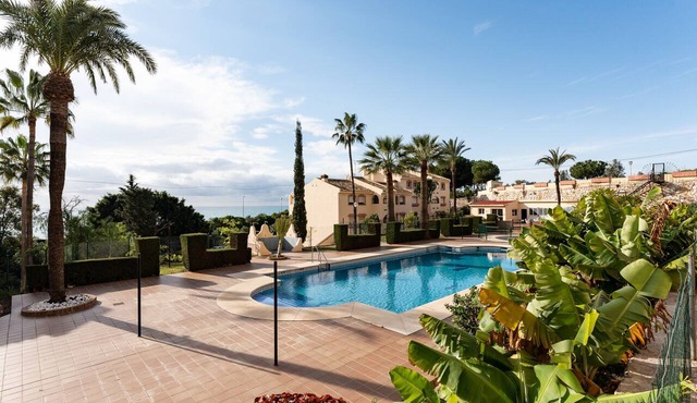 Apartment 'Torre Oceano' with Sea View, Wi-Fi and Air Conditioning