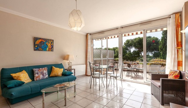 Apartment 'Tres Beau T2 - 50 M' with Sea View, Wi-Fi and Air Conditioning