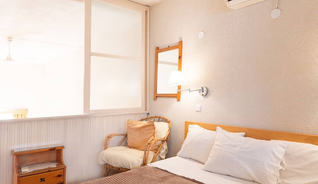 Apartment 'Two-Bedroom No 1' with Sea View, Wi-Fi and Air Conditioning
