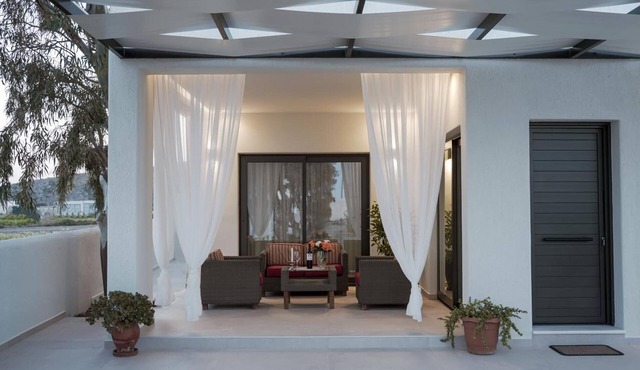 Apartment “Villa Kalavria” – Luxurious Villa with Sea View, Wi-Fi & Air Conditioning
