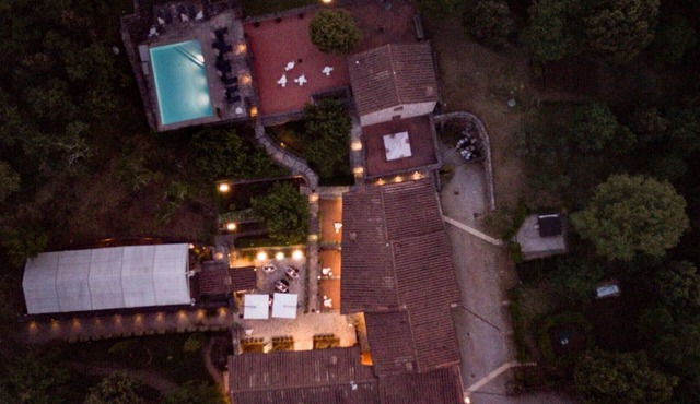 Apartment with sauna, WIFI, A/C, hot tub, private pool, TV, patio, panoramic view, close to Siena