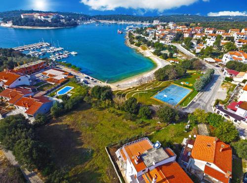 Apartments by the Sea 750