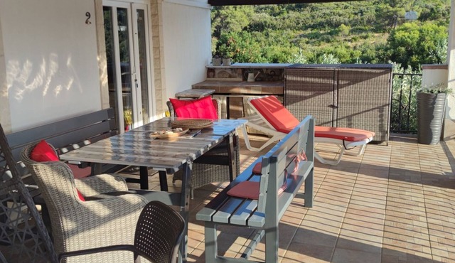Apartments Tamara (122611-A2) - Necujam - island Solta