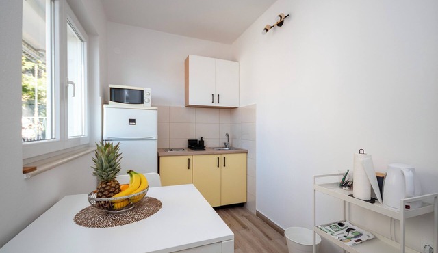 Apartments Ivan (10553-A1) - Omis