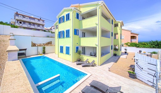 Apartments Mali Nono