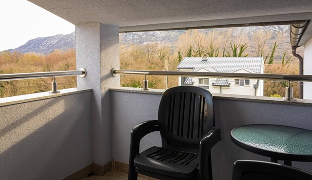 Apartments Nevistic Lake View
