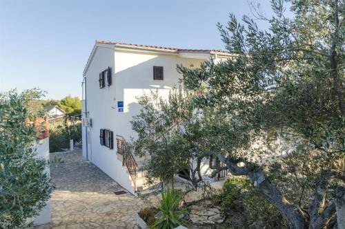 Apartments Oliva