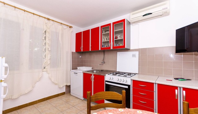 Apartments Quiet (58611-A1) - Marina