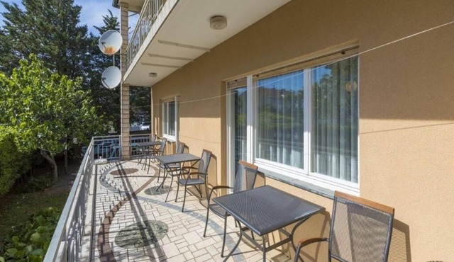 Apartments Tara (66481-A1) - Selce (Crikvenica)
