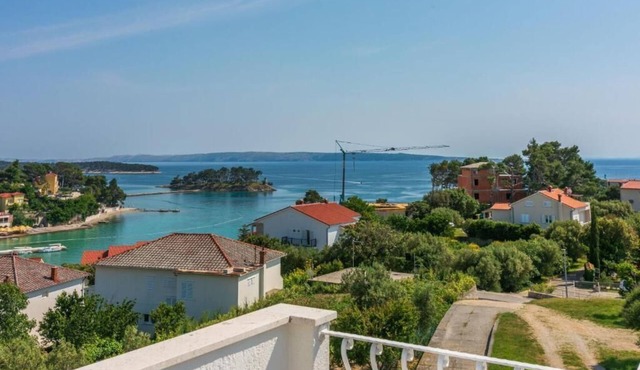 Apartments Vila Antula (66781-A4) - Banjol - island Rab
