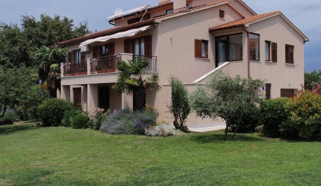 Apartments with parking space Presika, Labin - 7390