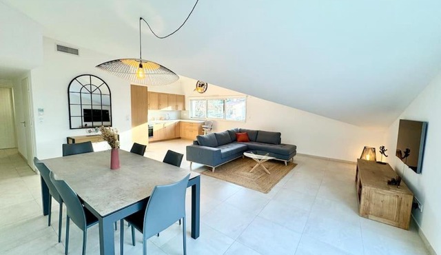 Appartement 3 chambres, piscine, 50 m des plages