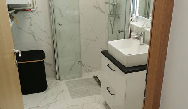 Apt4Rest - Central Urban Oasis + Free Parking, Great Location