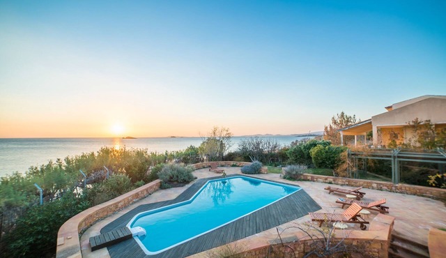 ATHENS BOHEME BEACHFRONT VILLA