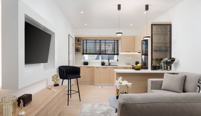 Aura Airport Suite