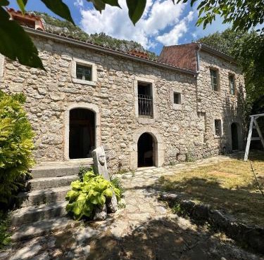 Authentic Stone House Tranquil Villa for Families and Groups