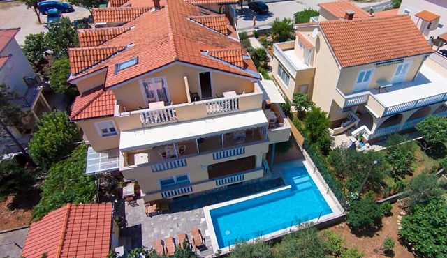 Awesome apartment in Silo with swimming pool
