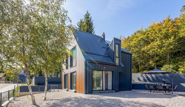 Awesome home in Stari Laz with kitchen