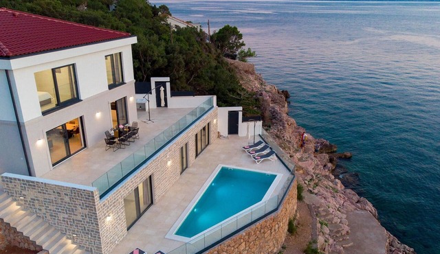 Awesome home in Starigrad