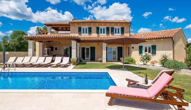 Baretuni by Interhome
