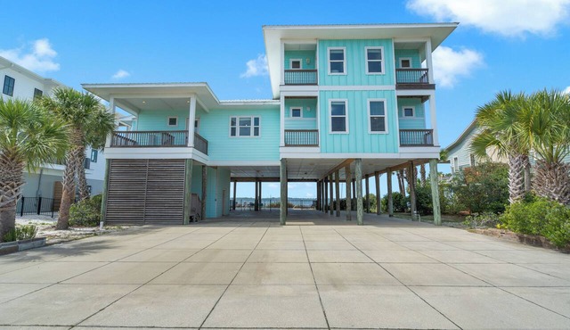 Baywatch Beach House | Private Pool | Beach Service Included | Dog Friendly | Mooring Bouy