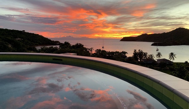 BEACH, BEACH, BEACH + PRIVATE POOL = YIPPEE!