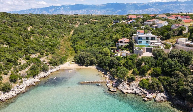 Beach front home in Potocnica