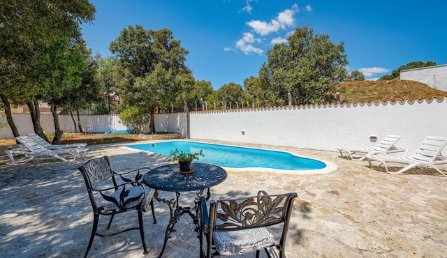 Beach front home in Pavicini