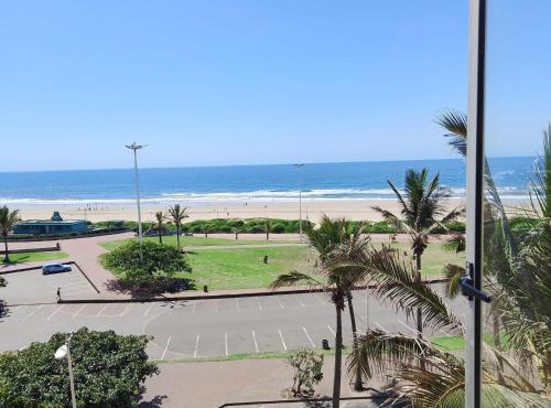Beachfront stay - Ocean Views