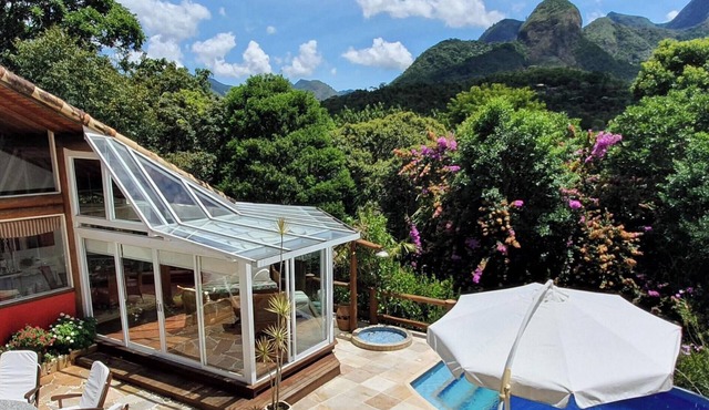 Beautiful 5 bedroom house, A/C, Pool and more in Araras, Petropolis, 60 km from Rio